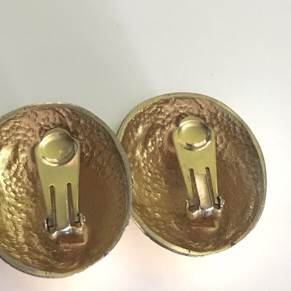 Vintage Clip On Earrings Brushed Goldtone Large Round textured 1980s FLAWED - Picture 5 of 12